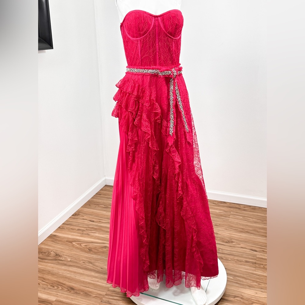 Alice + Olivia Bree Draped Lace Gown - Picture 7 of 14